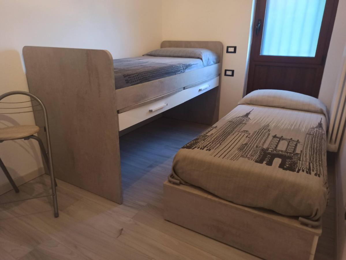 Vista Lago Lecco - Neiade Guest House Pescate エクステリア 写真